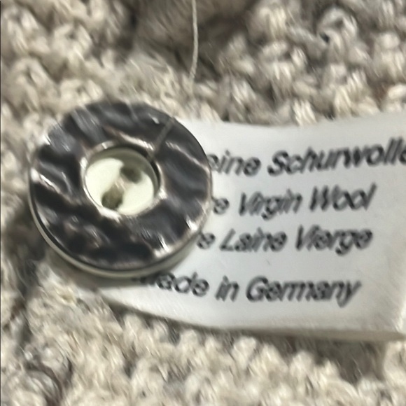 Vintage German made Cream Cable Knit Button-Up Vest - pure virgin wool - Picture 5 of 9